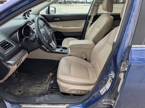 Used 2016 Subaru Outback 2.5i Limited image 2