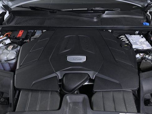 Used 2023 Porsche Cayenne Platinum Edition image 29