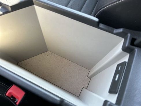 Used 2024 Volkswagen Jetta SE image 30