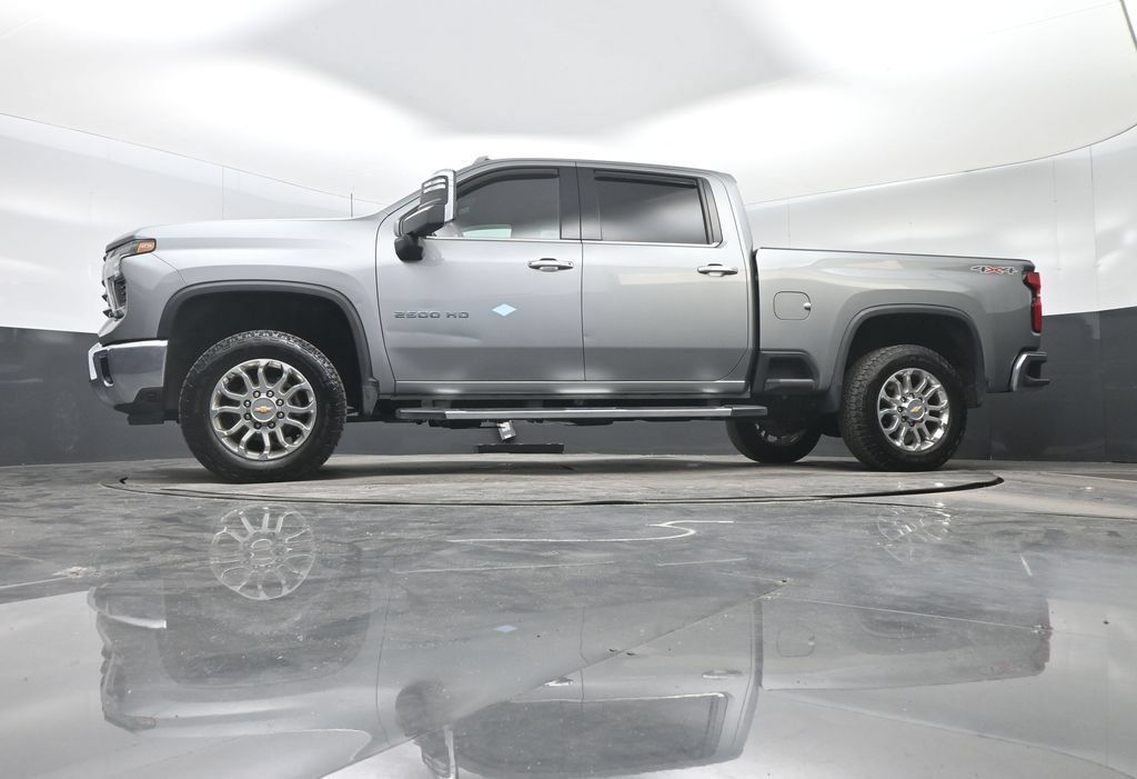 Used 2024 Chevrolet Silverado 2500 LTZ AWD/4WD image 27