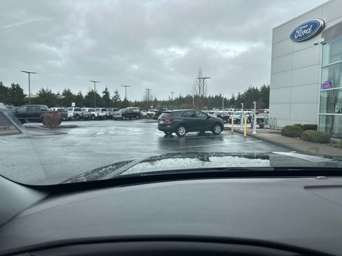 Used 2023 Ford Explorer XLT w/ Equipment Group 202A image 13