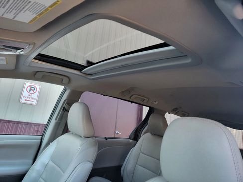 Used 2017 Toyota Sienna XLE w/ XLE Navigation Package image 26