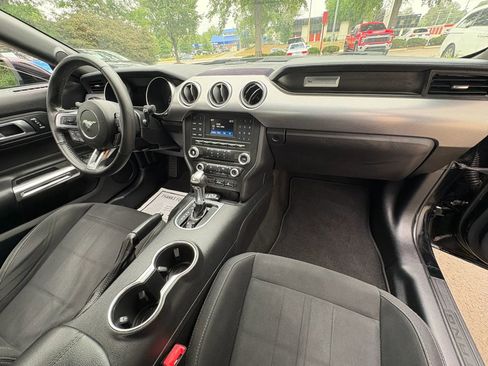 Used 2018 Ford Mustang GT RWD image 10
