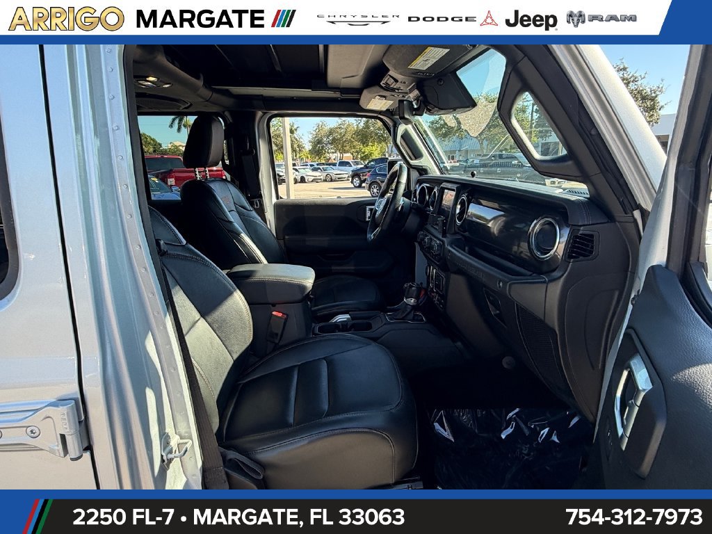 Used 2022 Jeep Wrangler Unlimited Rubicon AWD/4WD image 16