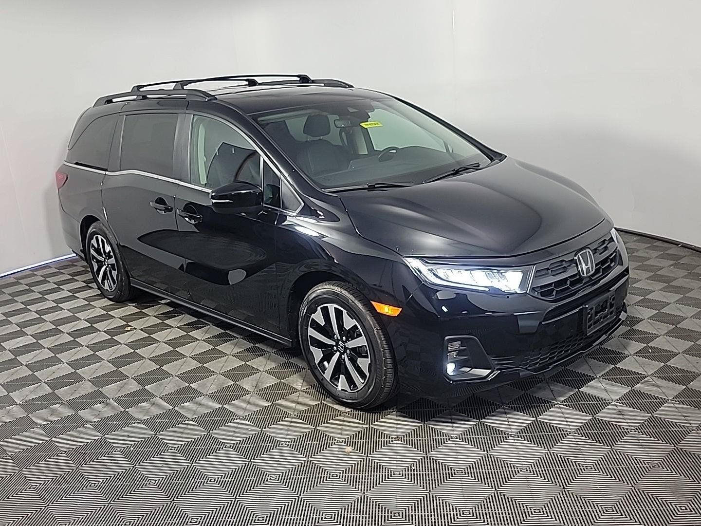 Certified 2025 Honda Odyssey EX-L image 2