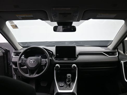 Certified 2025 Toyota RAV4 LE image 27
