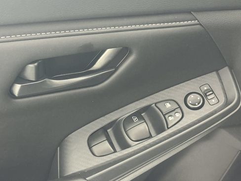 Certified 2025 Nissan Sentra S FWD image 13
