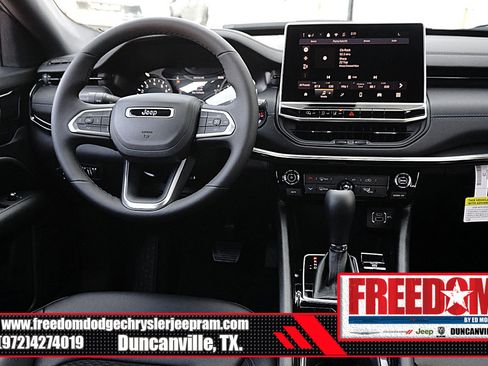 New 2026 Jeep Compass Latitude image 17