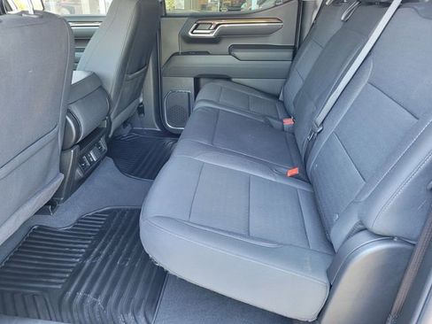 Used 2025 Chevrolet Silverado 1500 LT AWD/4WD image 15