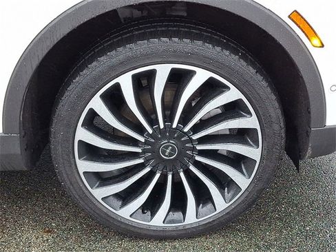 Used 2022 Lincoln Nautilus Black Label image 8