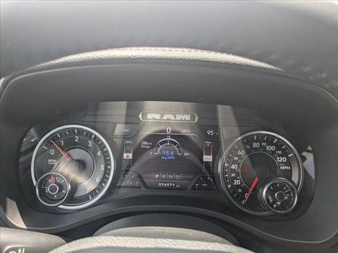 Used 2024 RAM 1500 Laramie AWD/4WD image 10