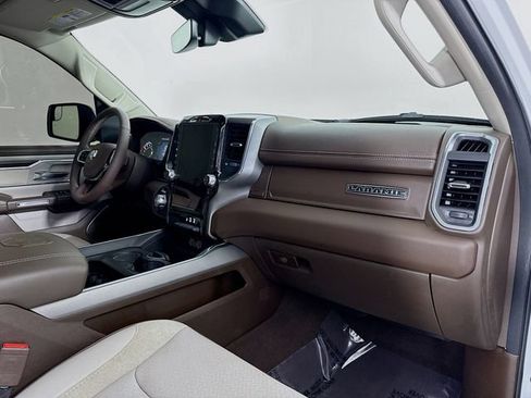 Used 2025 RAM 1500 Laramie AWD/4WD image 28