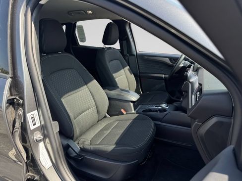 Used 2025 Ford Escape Active AWD/4WD image 30