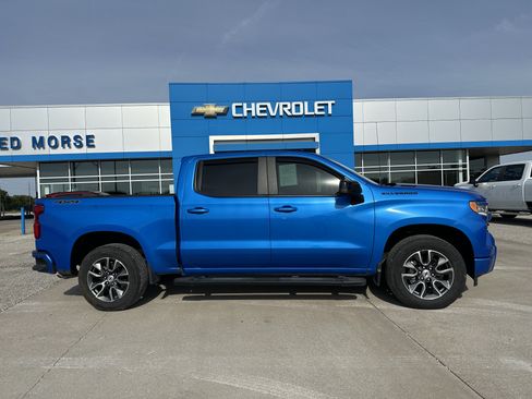 Used 2025 Chevrolet Silverado 1500 RST AWD/4WD image 2