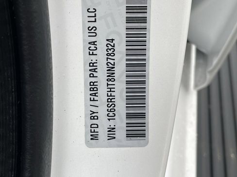 Used 2022 RAM 1500 Limited w/ Body-Colour Bumper Group image 33