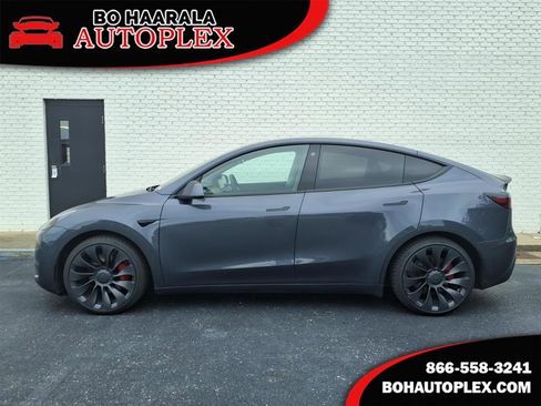 Used 2022 Tesla Model Y Performance AWD/4WD image 1