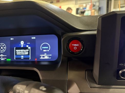 Used 2025 Toyota Tacoma TRD Sport w/ TRD Sport Upgrade Package image 24