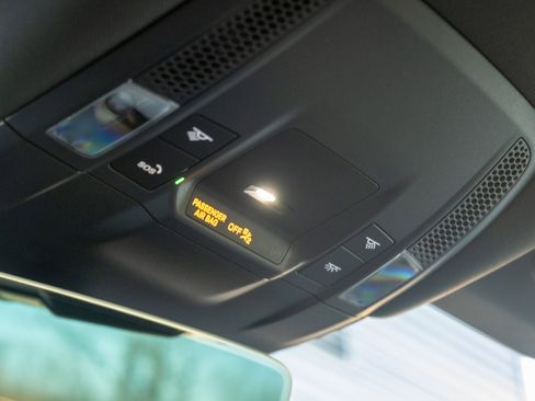 Used 2025 Porsche Taycan 4S image 33