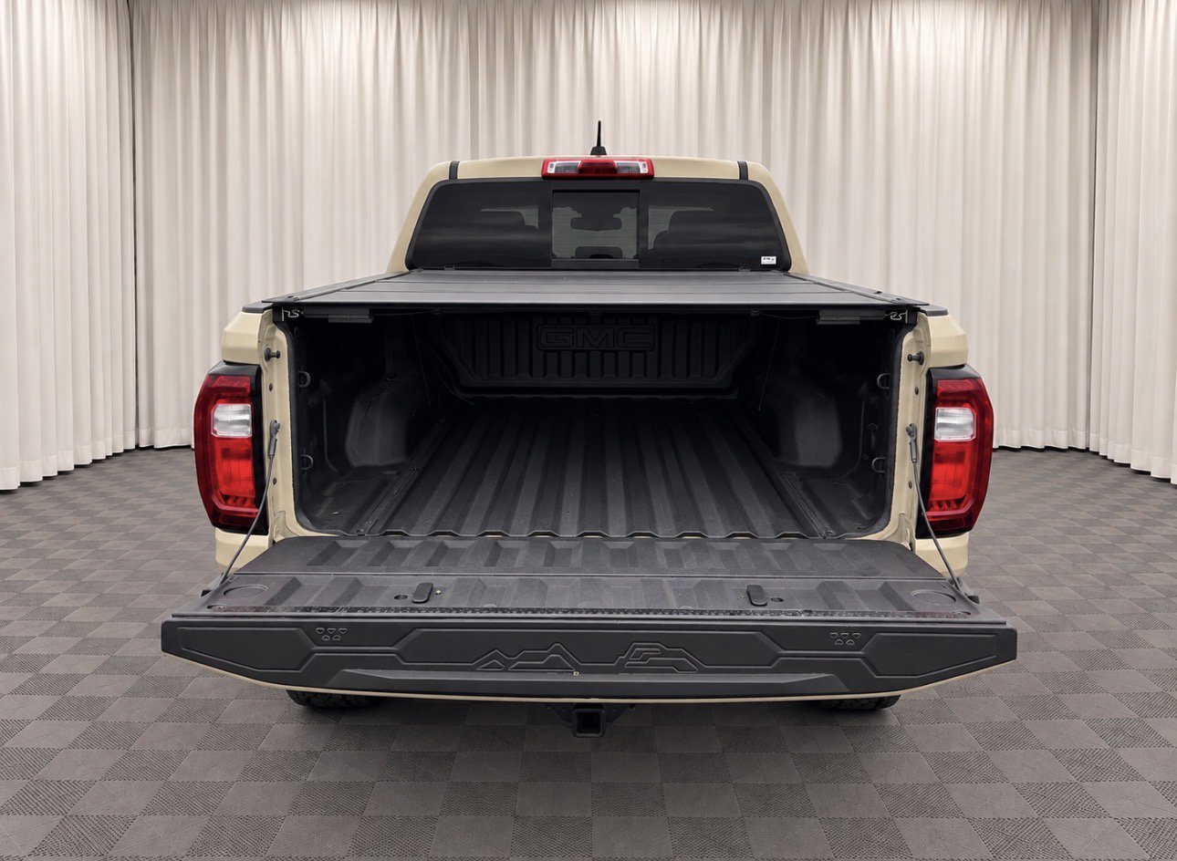 Used 2023 GMC Canyon AT4 w/ LPO, Off Road Lift Package AWD/4WD image 5
