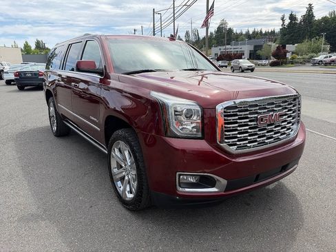 Used 2019 GMC Yukon XL Denali w/ Denali Ultimate Package AWD/4WD image 14