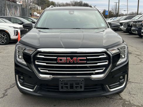 Used 2024 GMC Terrain SLT image 8