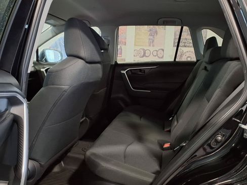Used 2022 Toyota RAV4 LE AWD/4WD image 18