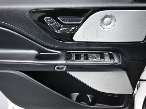 Used 2020 Lincoln Aviator Reserve w/ Equipment Group 202A image 10