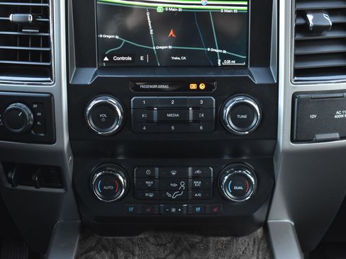 Used 2019 Ford F250 Lariat w/ Lariat Value Package image 20