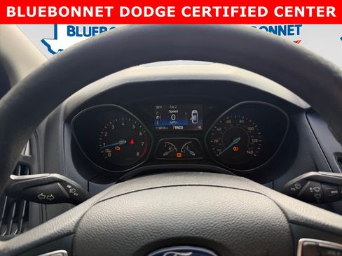 Used 2018 Ford Focus SE w/ SE Appearance Package FWD image 14