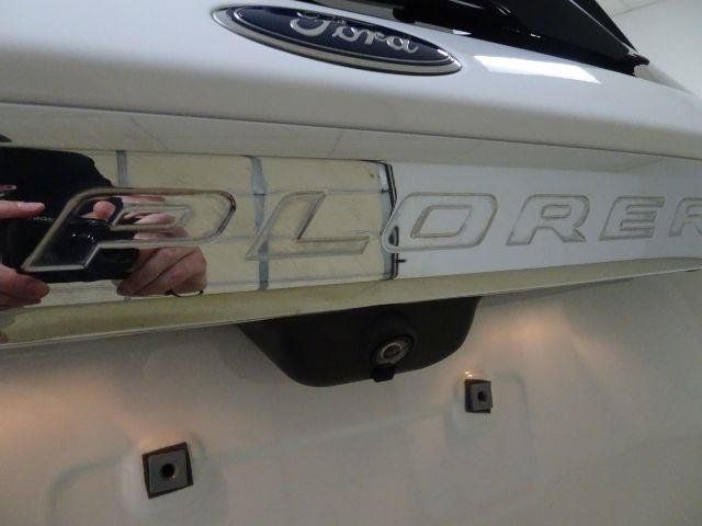 Used 2021 Ford Explorer XLT RWD image 11