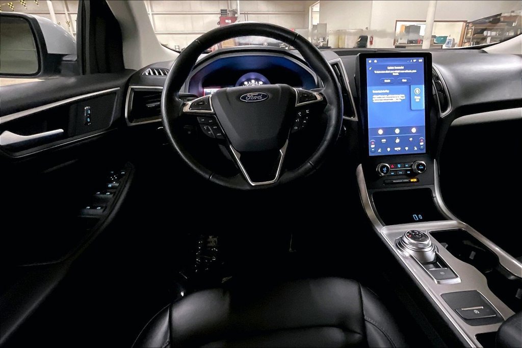 Certified 2024 Ford Edge SEL AWD/4WD image 5