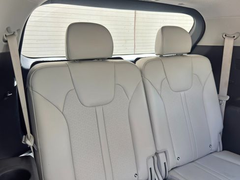 Used 2021 Kia Sorento S FWD image 39