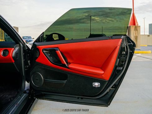Used 2014 Nissan GT-R Premium w/ Premium Interior Package image 38