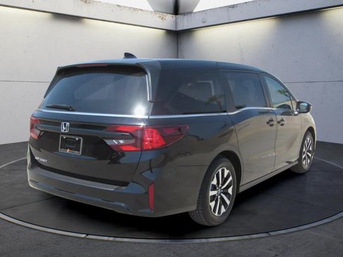 Certified 2025 Honda Odyssey EX-L image 5