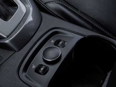 Used 2013 Ford Focus Titanium FWD image 33