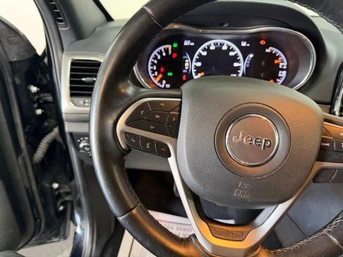 Certified 2022 Jeep Grand Cherokee Laredo E AWD/4WD image 22