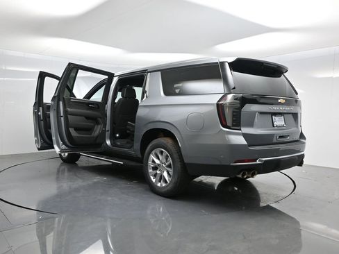 Used 2025 Chevrolet Suburban Premier image 59