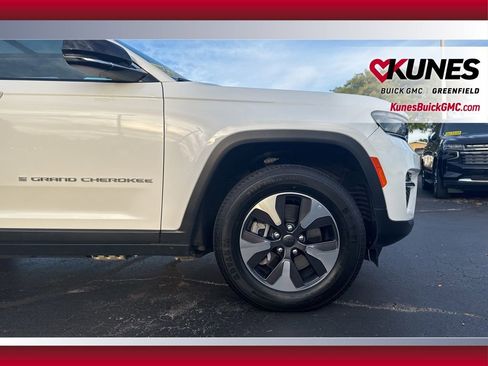 Used 2024 Jeep Grand Cherokee Limited 4xe image 15