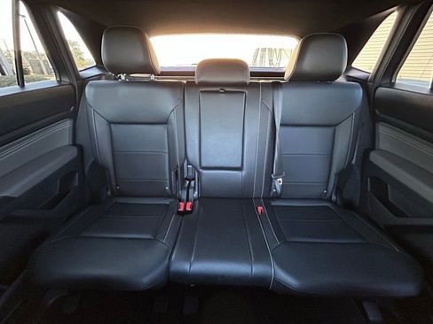 Used 2023 Volkswagen Atlas Cross Sport SEL image 11