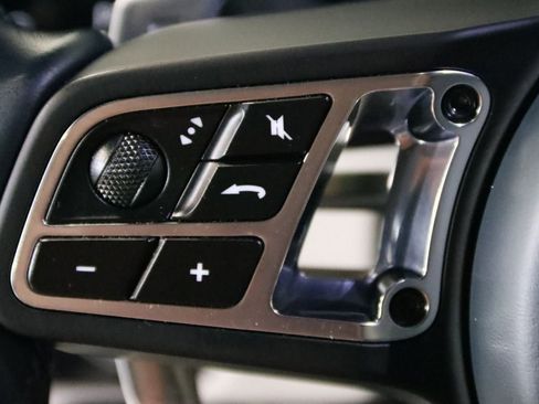 Used 2020 Porsche Cayenne Turbo AWD/4WD image 19