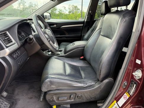 Used 2018 Toyota Highlander XLE FWD image 10