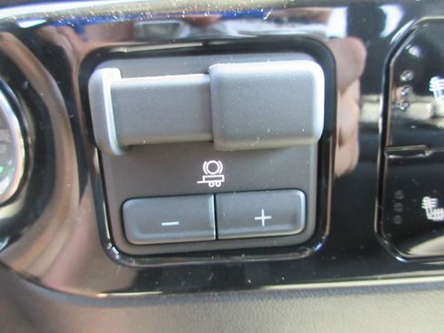 New 2026 GMC Sierra 3500 SLE image 19