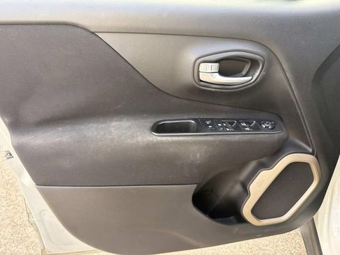 Used 2016 Jeep Renegade Sport w/ Power & Air Group FWD image 16
