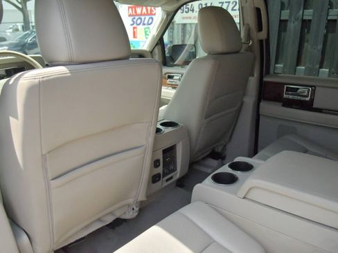 Used 2014 Lincoln Navigator Base 4x2 4dr SUV image 18
