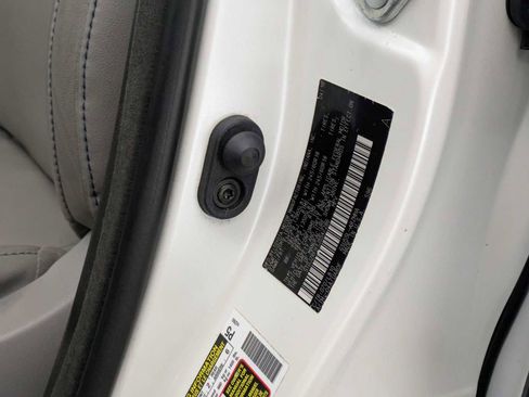 Used 2018 Toyota Highlander XLE image 36