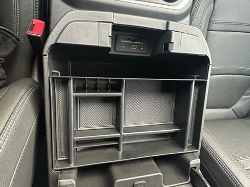 Used 2022 GMC Sierra 3500 Denali image 11