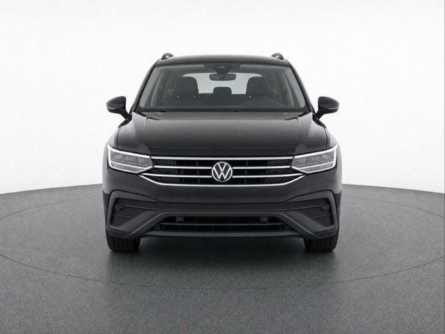 Used 2022 Volkswagen Tiguan SE AWD/4WD image 2