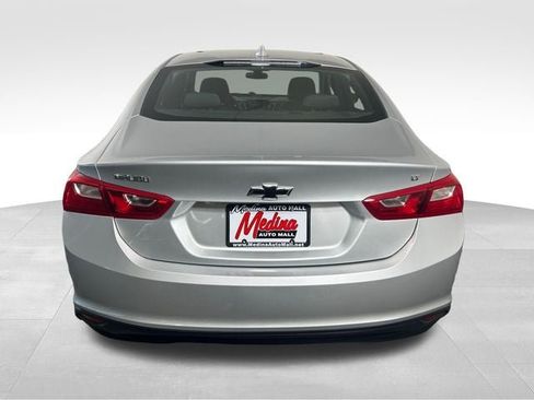 Used 2018 Chevrolet Malibu LT FWD image 4