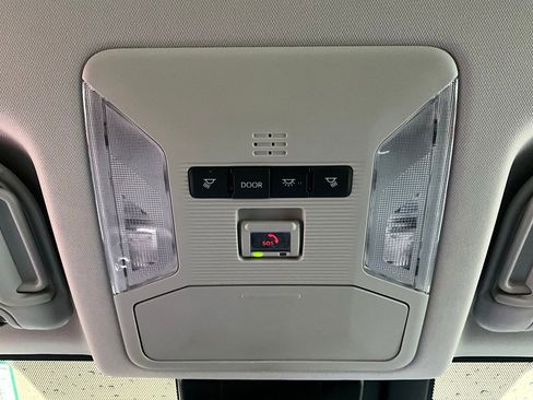 Used 2025 Toyota RAV4 XLE image 17