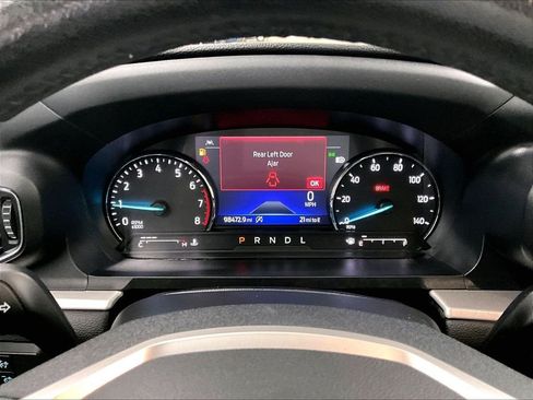 Used 2021 Ford Explorer XLT w/ Equipment Group 202A AWD/4WD image 26